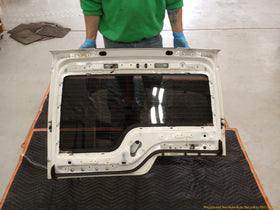 Land Rover LR3 Upper Tailgate - 0