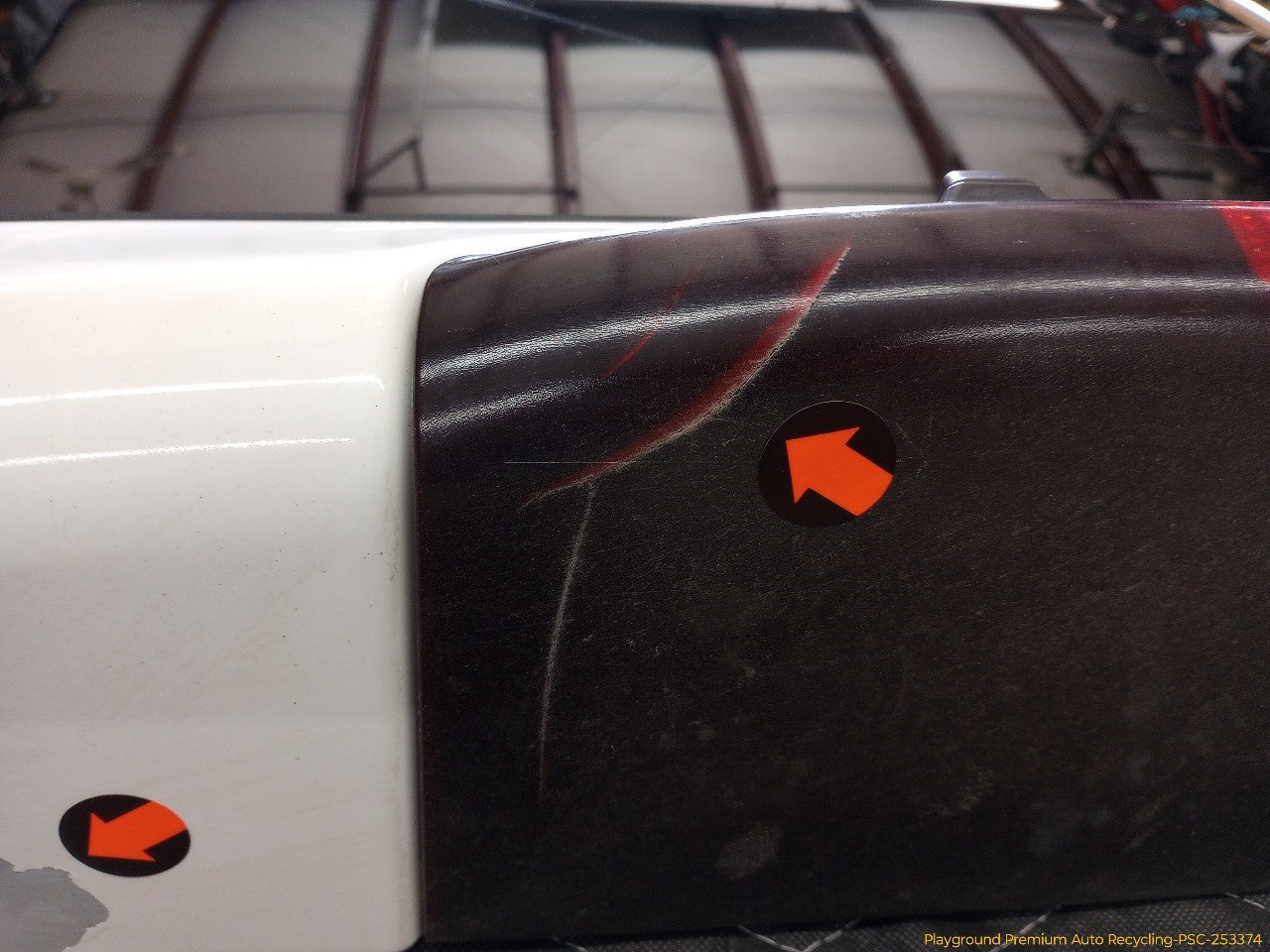 Land Rover LR3 Upper Tailgate