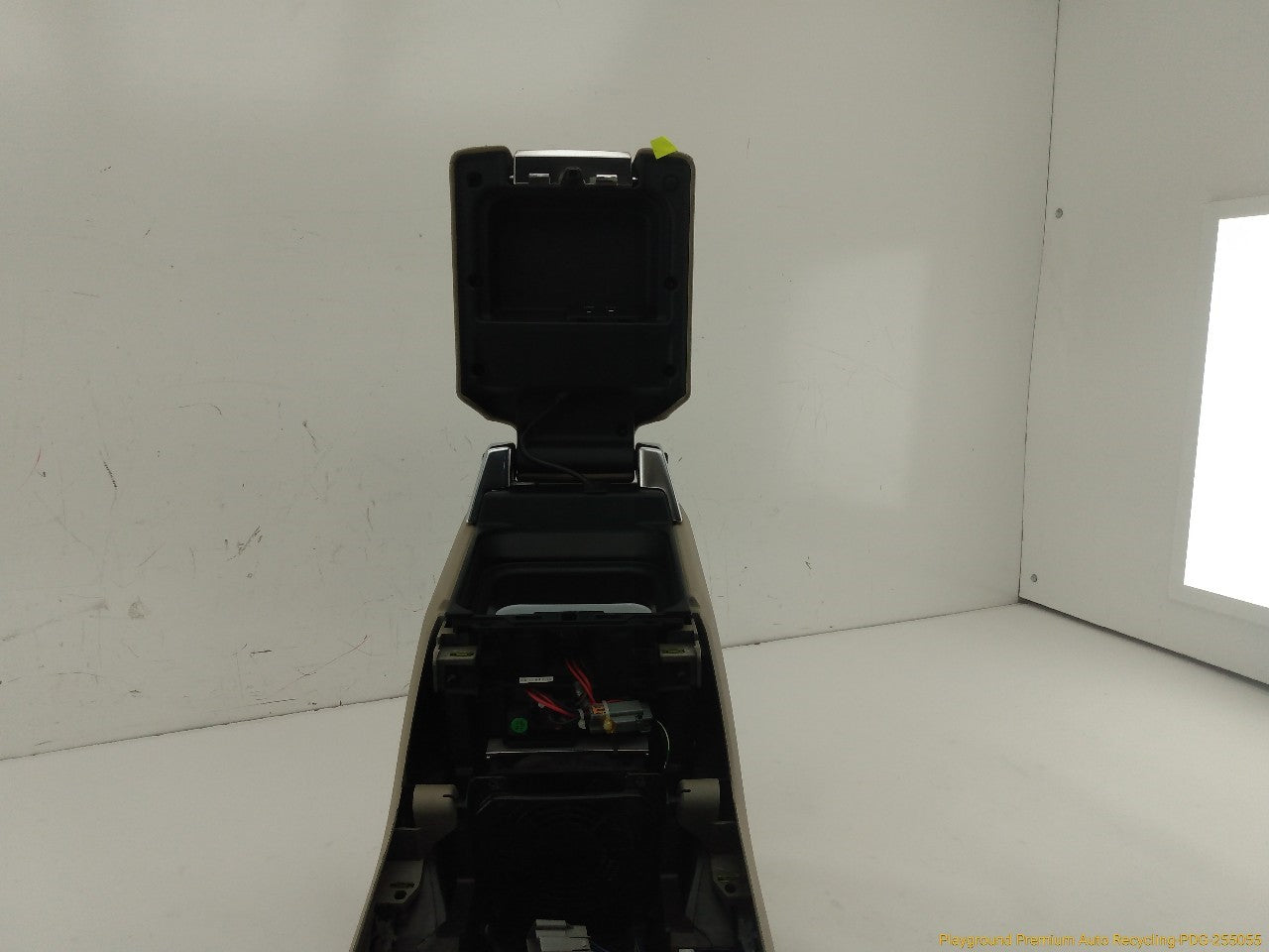 Land Rover LR4 Center Console Base