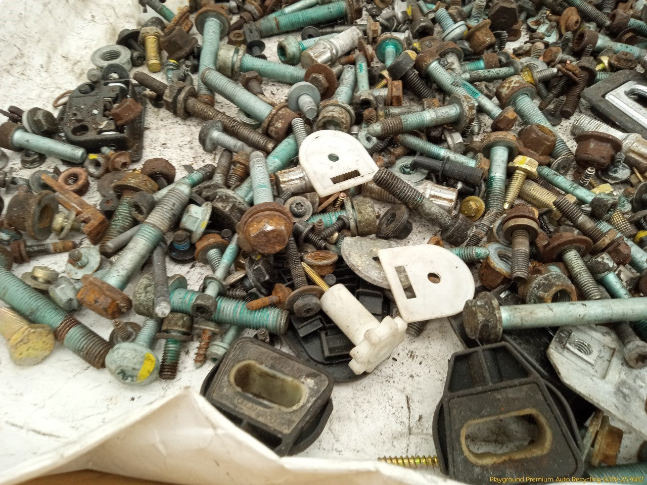 Audi TT Dismantling Hardware Fasteners Bolts & Nuts