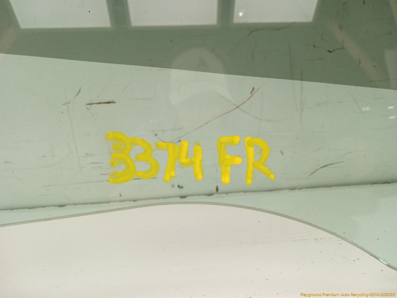 Land Rover LR3 Passenger Right Front Door Window Glass - 0