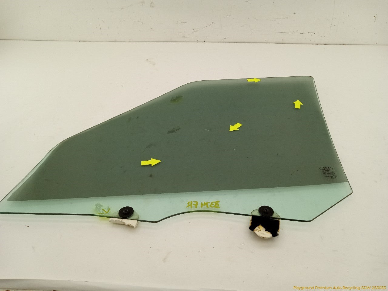Land Rover LR3 Passenger Right Front Door Window Glass