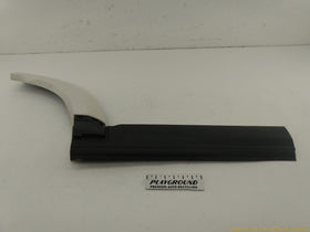 Land Rover LR4 Passenger Right Rear Fender Flare & Door Molding