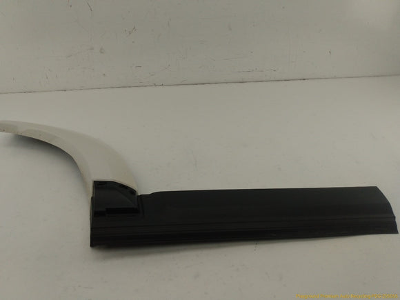 Land Rover LR4 Passenger Right Rear Fender Flare & Door Molding