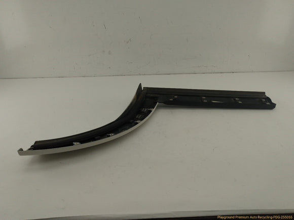 Land Rover LR4 Passenger Right Rear Fender Flare & Door Molding