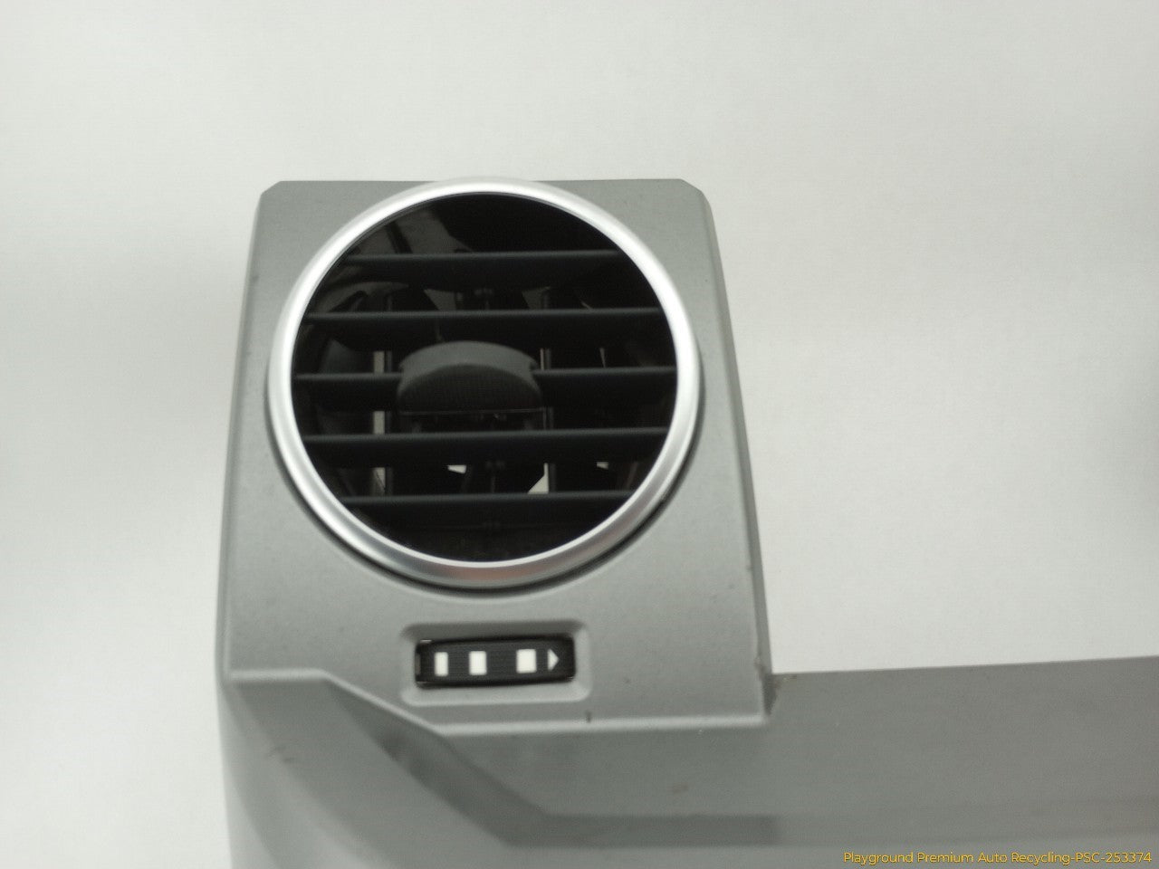 Land Rover LR3 Center Dash Bezel Trim