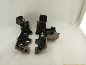 Land Rover LR4 Pair Of Dashboard Air Vents - 0