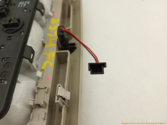 Land Rover LR3 Pair Of Center Dome Lights