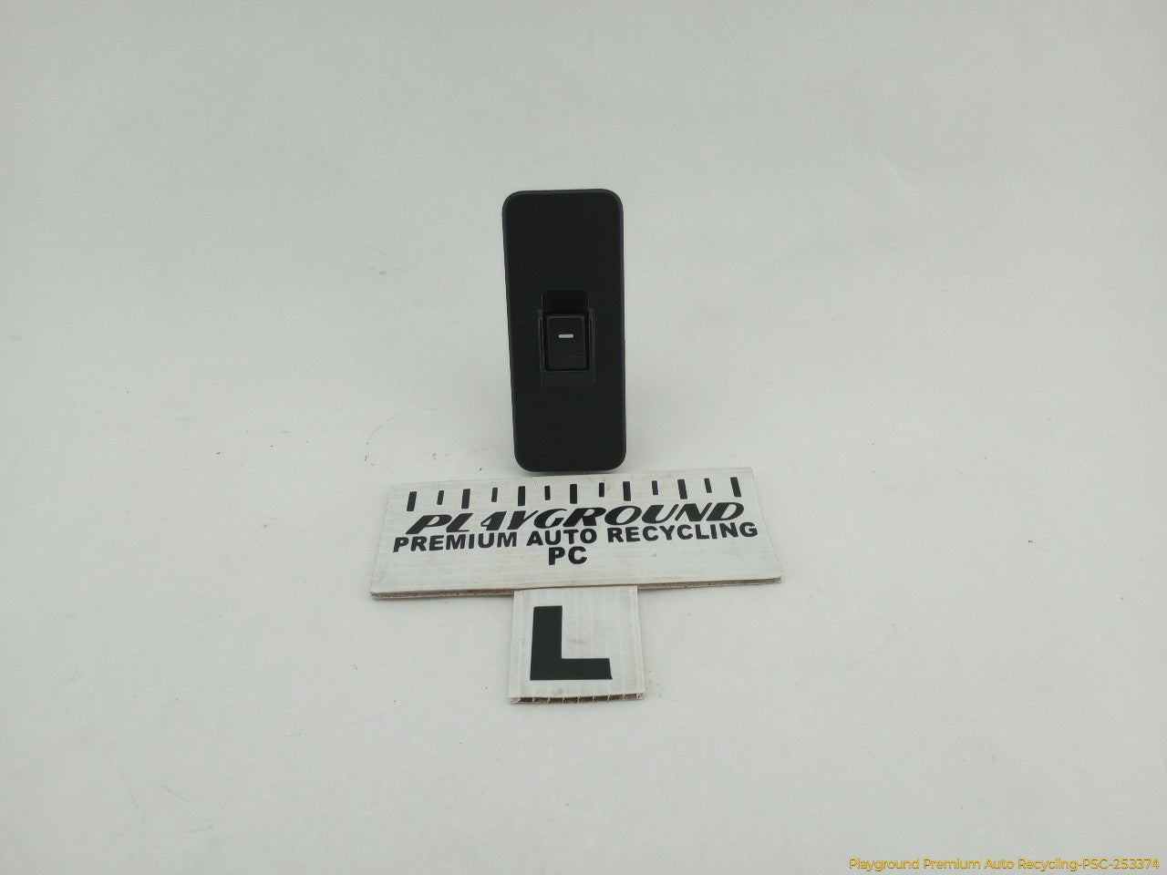Land Rover LR3 Driver Left Rear Window Control Switch