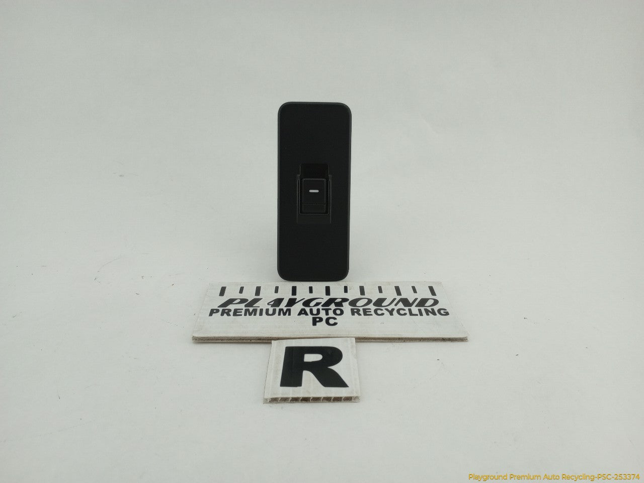 Land Rover LR3 Passenger Right Front Window Control Switch