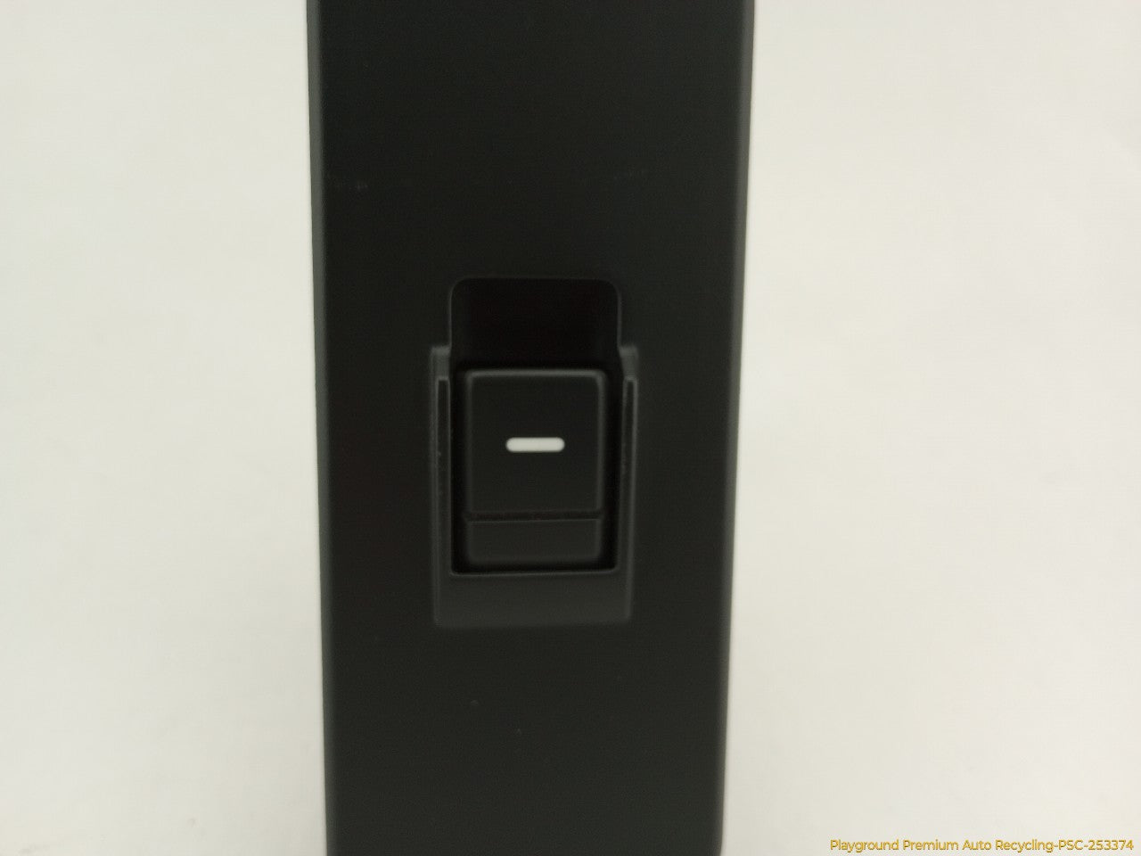 Land Rover LR3 Passenger Right Front Window Control Switch