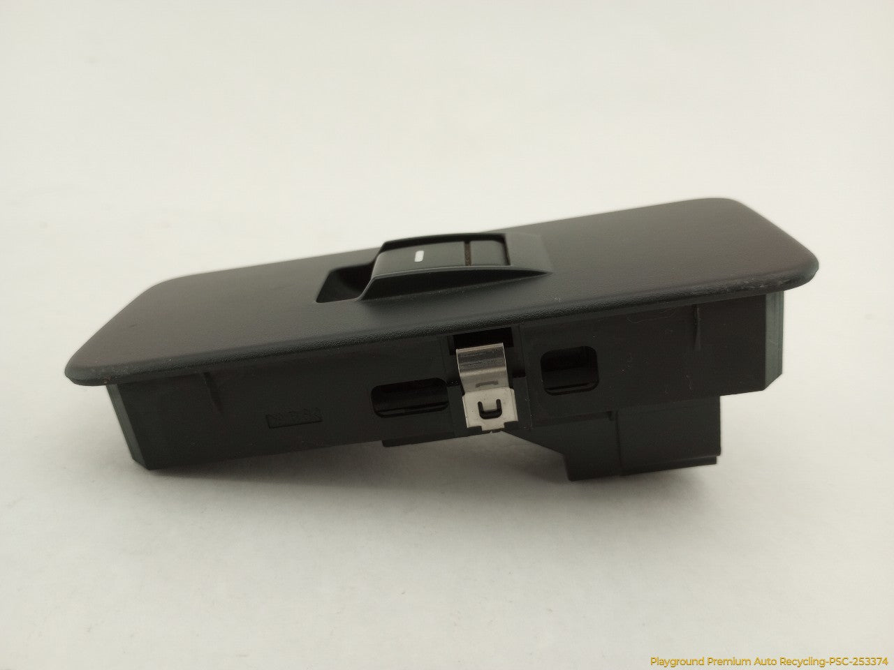 Land Rover LR3 Passenger Right Rear Window Control Switch