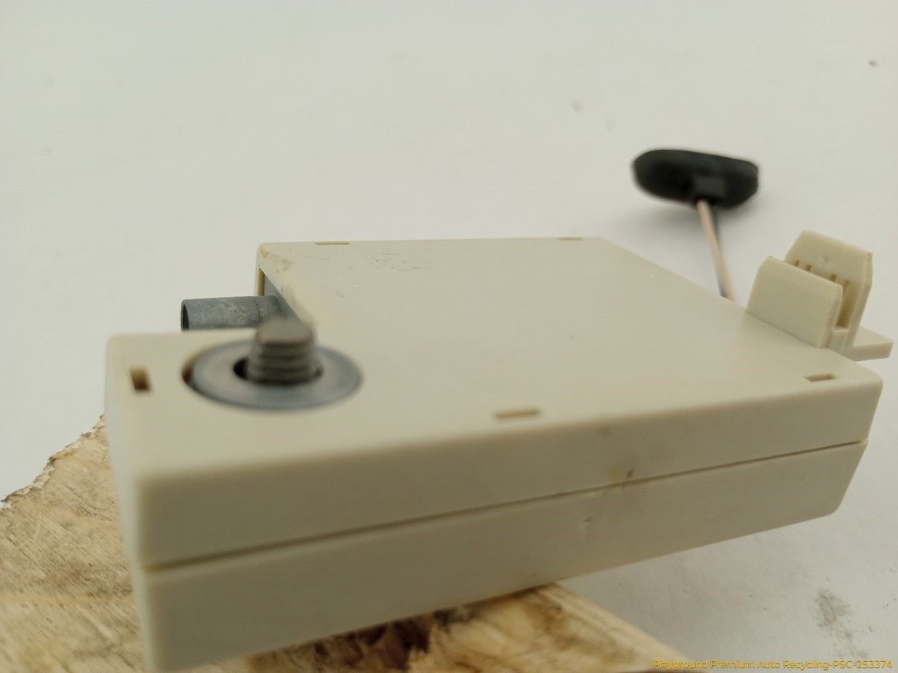 Land Rover LR3 Antenna Amplifier Booster