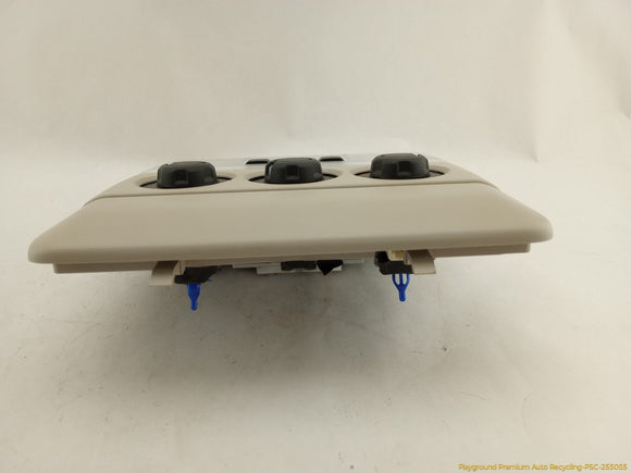 Land Rover LR4 Pair Of Center Dome Lights