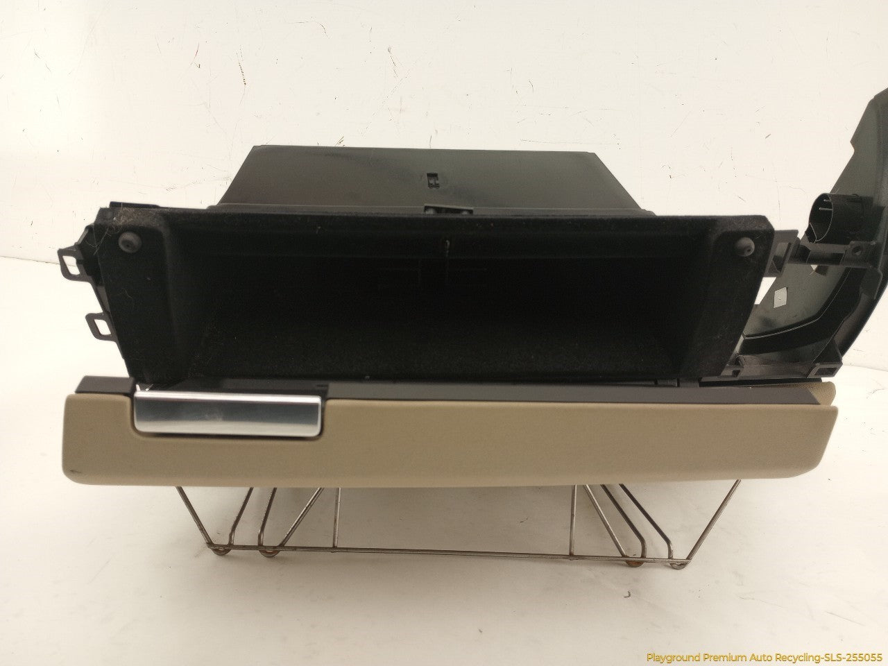 Land Rover LR4 Glove Box