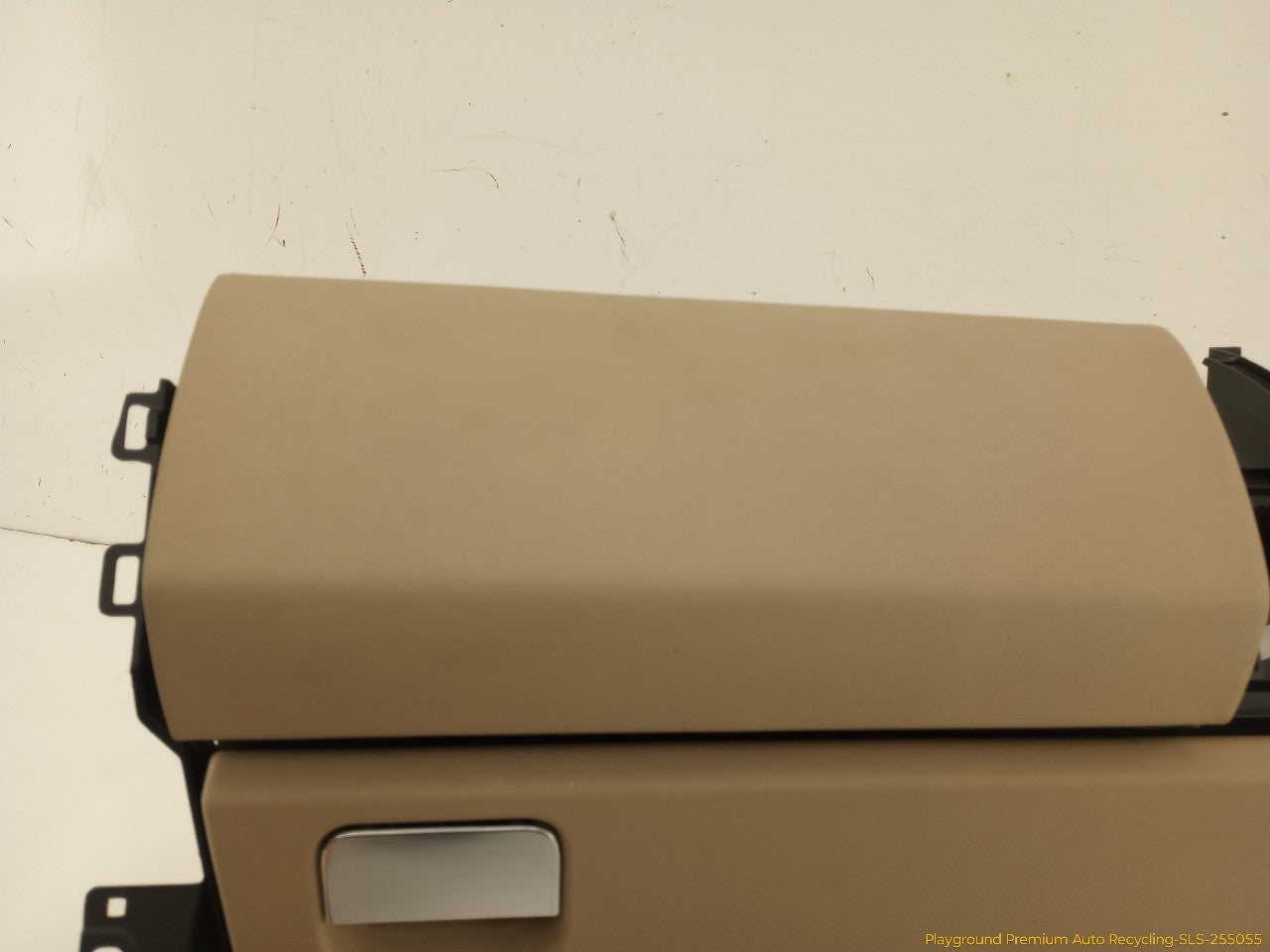 Land Rover LR4 Glove Box