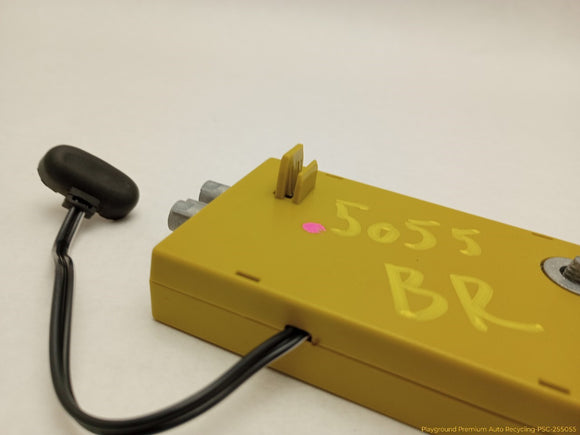 Land Rover LR4 Radio Antenna Amplifier