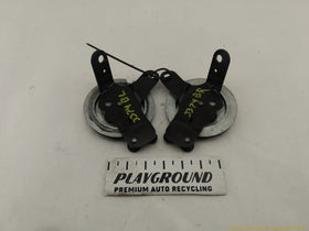 Land Rover LR3 Pair Of Tailgate Support Stay Brackets