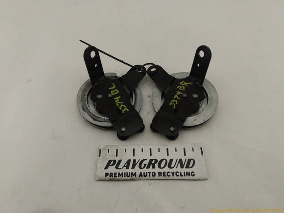 Land Rover LR3 Pair Of Tailgate Support Stay Brackets