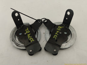 Land Rover LR3 Pair Of Tailgate Support Stay Brackets - 0