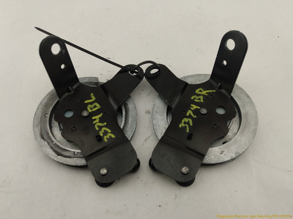 Land Rover LR3 Pair Of Tailgate Support Stay Brackets