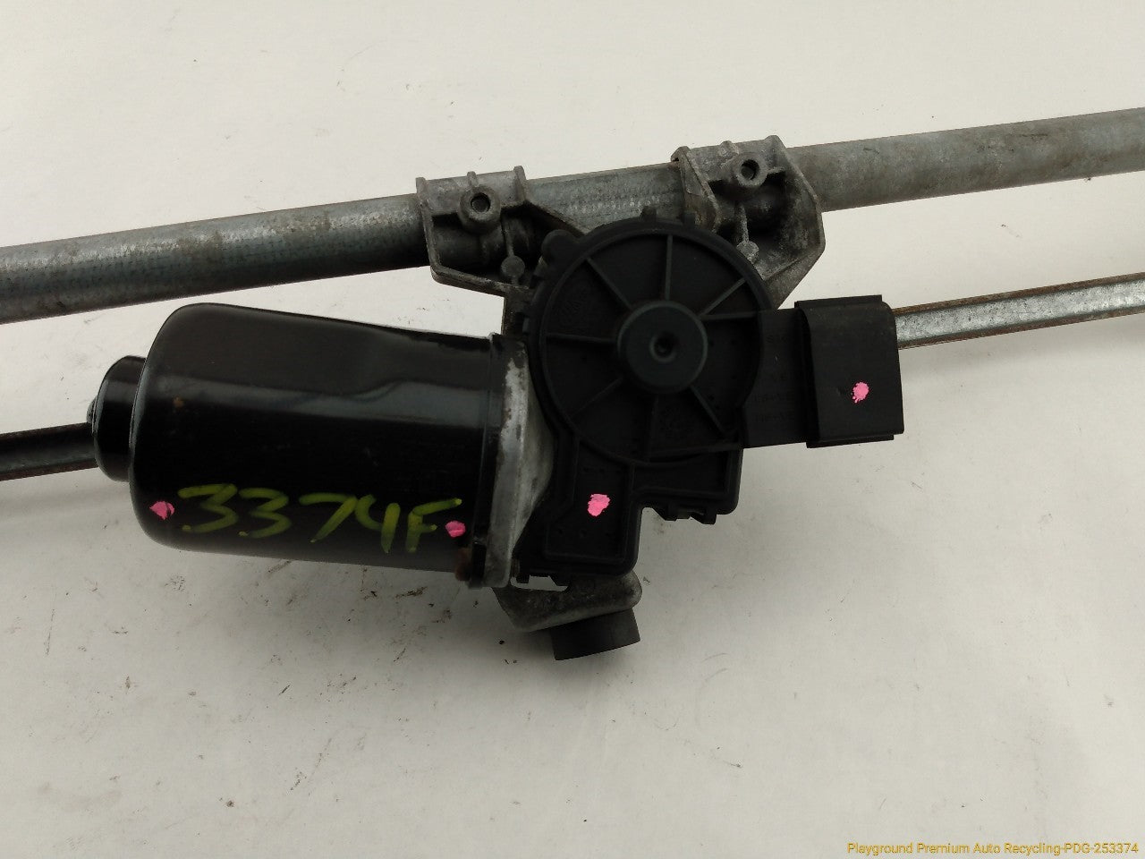 Land Rover LR3 Front Windshield Wiper Transmission & Motor