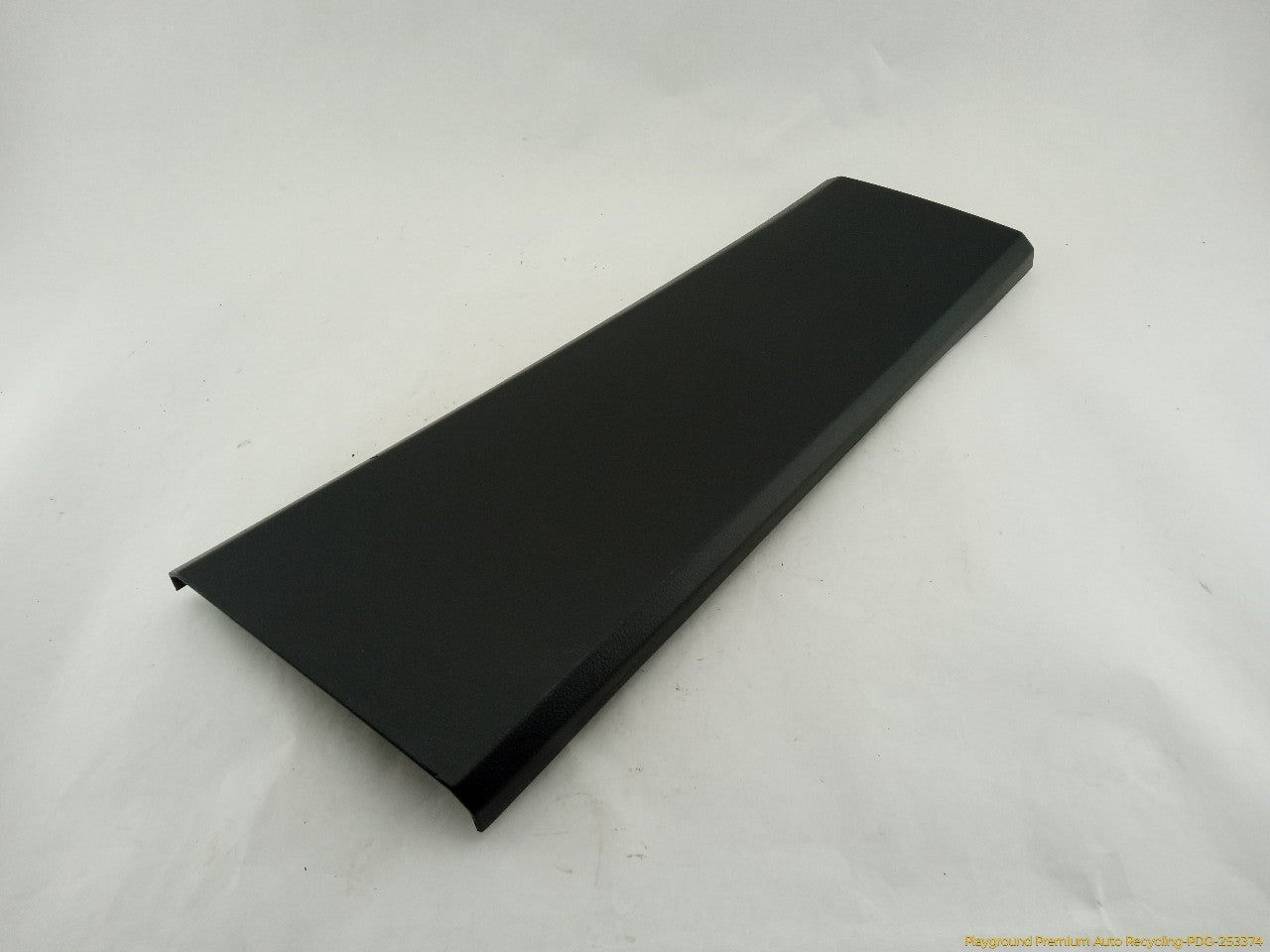 Land Rover LR3 Passenger Right Lower B Pillar Trim