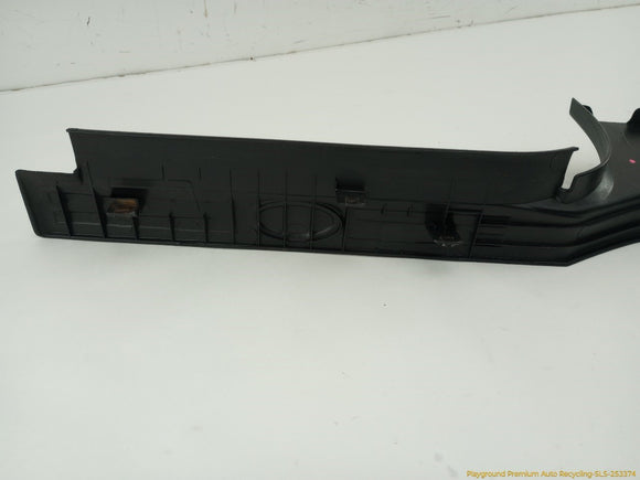 Land Rover LR3 Passenger Right Door Sill Trim