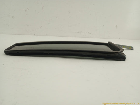 Land Rover LR3 Passenger Right Rear Door Vent Glass