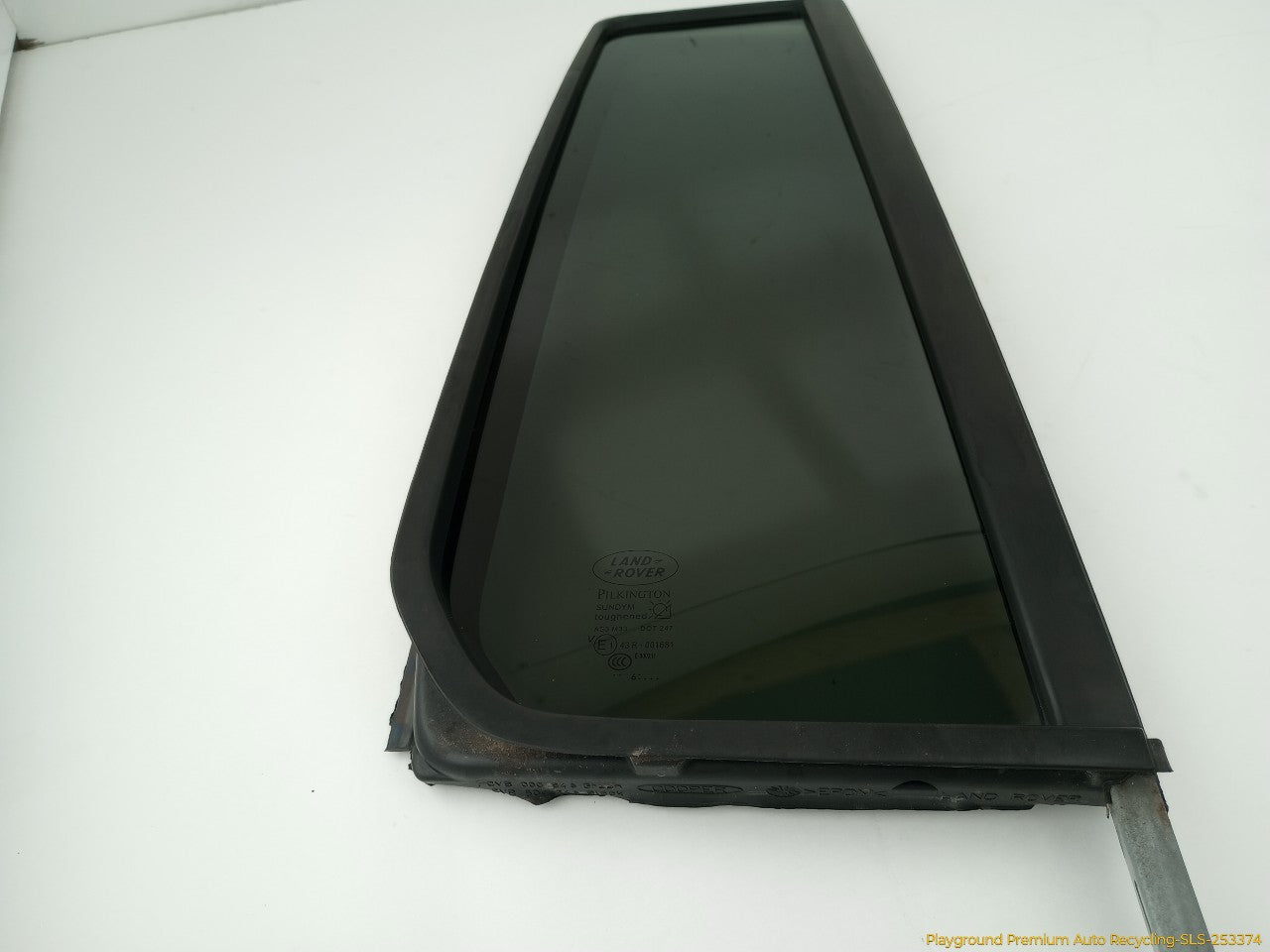 Land Rover LR3 Passenger Right Rear Door Vent Glass