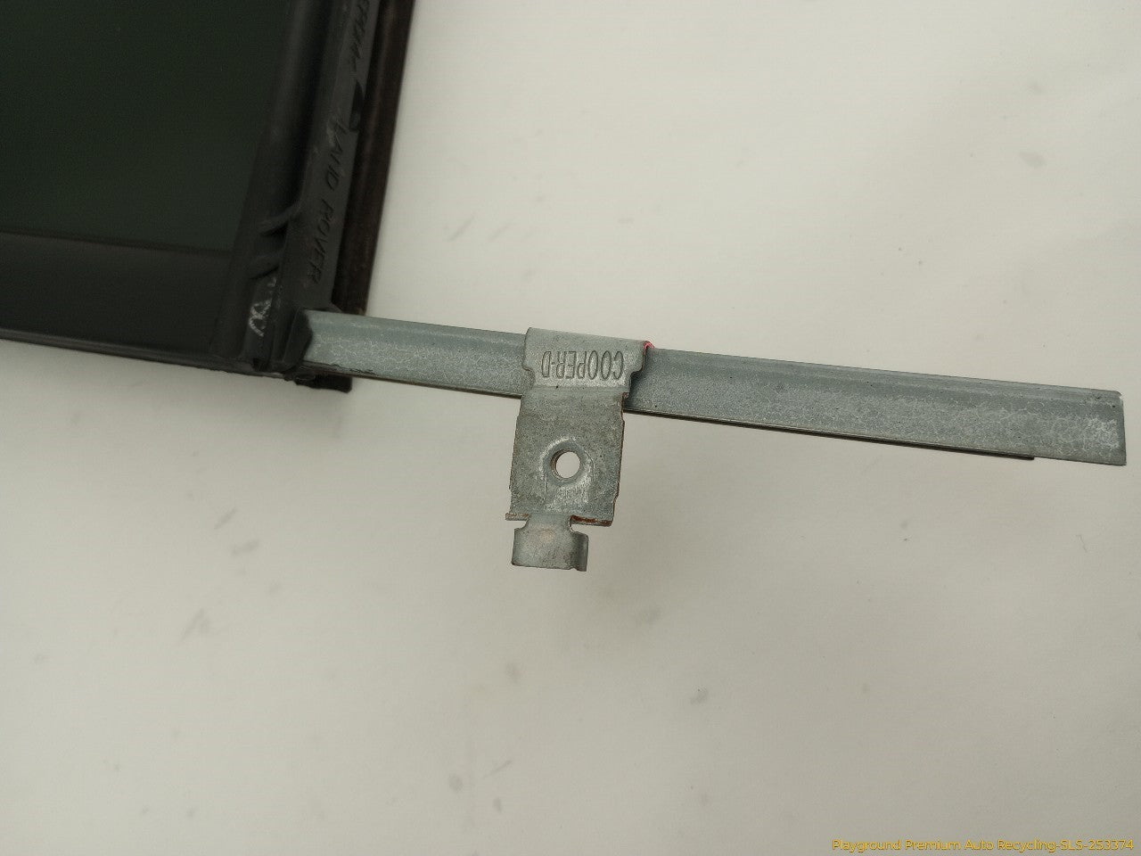 Land Rover LR3 Passenger Right Rear Door Vent Glass
