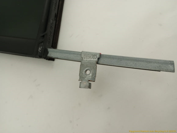 Land Rover LR3 Passenger Right Rear Door Vent Glass