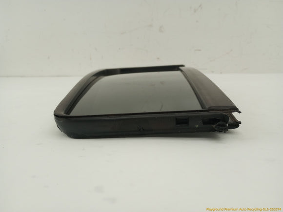 Land Rover LR3 Driver Left Rear Door Vent Glass