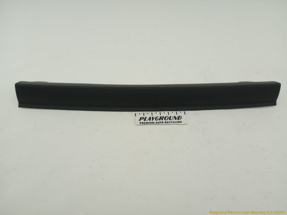 Land Rover LR3 Upper Tailgate Upper Side Trim Panel
