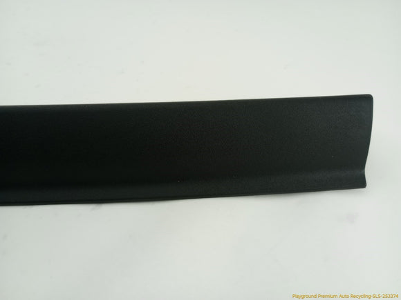 Land Rover LR3 Upper Tailgate Upper Side Trim Panel