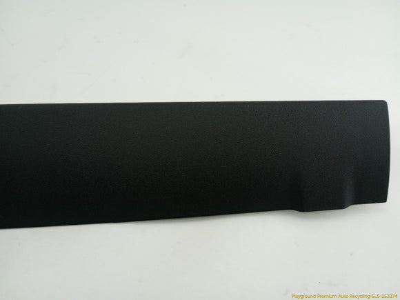 Land Rover LR3 Upper Tailgate Upper Side Trim Panel