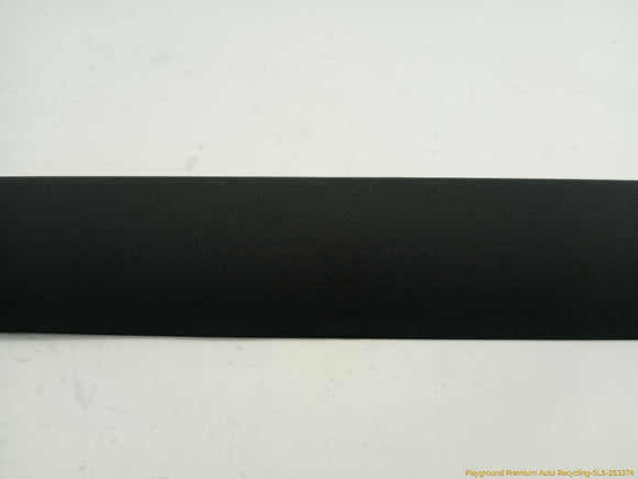 Land Rover LR3 Upper Tailgate Upper Side Trim Panel