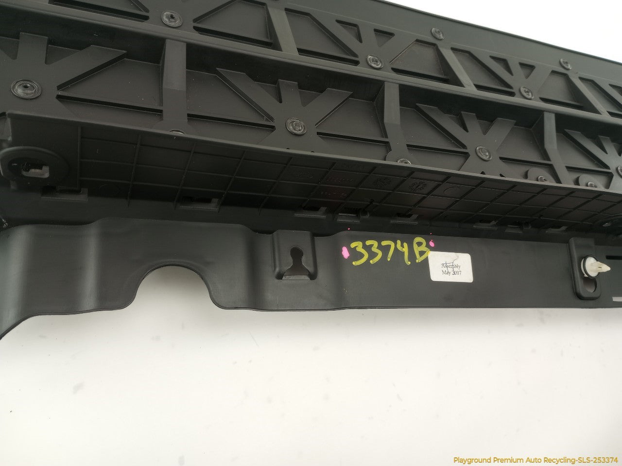 Land Rover LR3 Rear Lower Tailgate Cover Trim