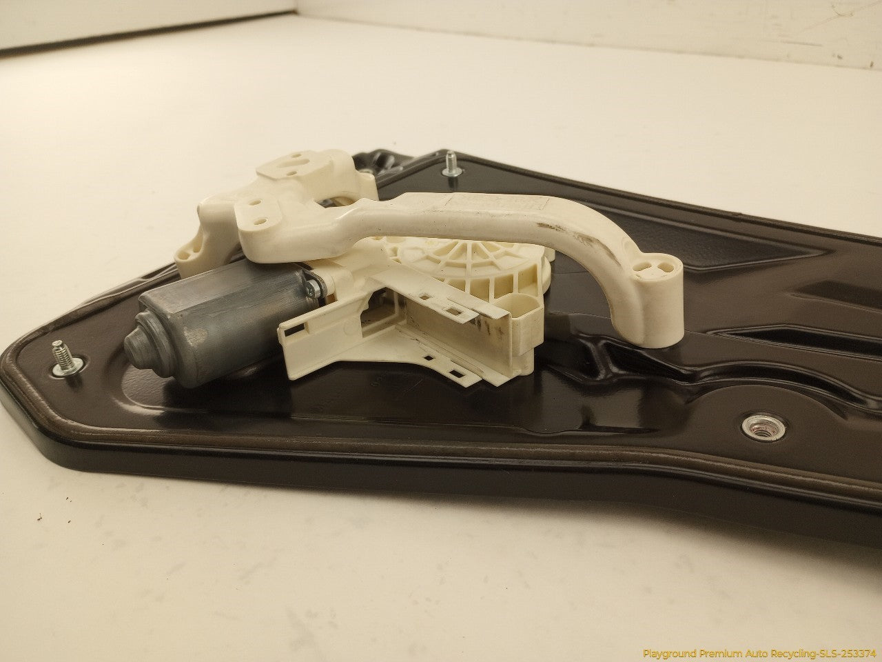 Land Rover LR3 Driver Left Rear Window Regulator