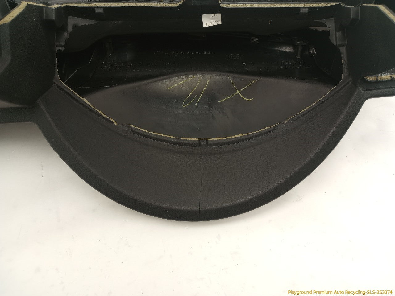 Land Rover LR3 Dashboard Pad