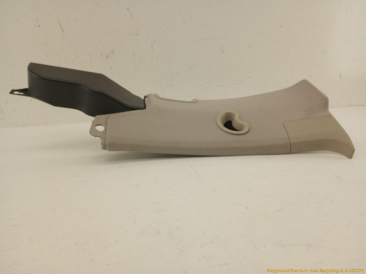 Land Rover LR3 Driver Left Rear Upper C Pillar Trim - 0