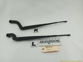 Land Rover LR3 Pair Of Front Wiper Arms