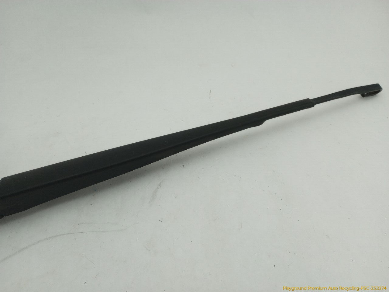 Land Rover LR3 Pair Of Front Wiper Arms