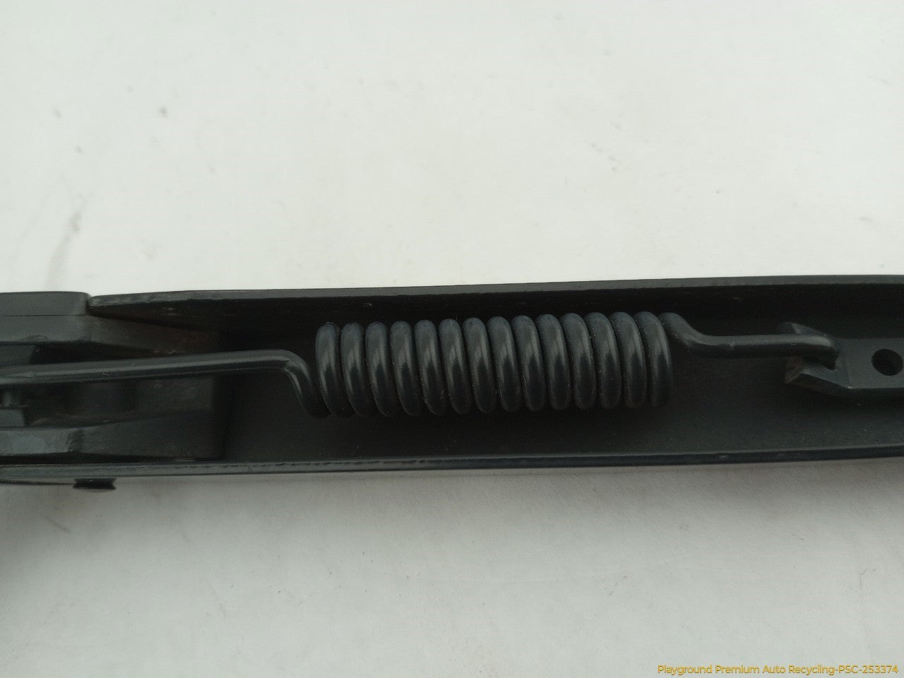 Land Rover LR3 Pair Of Front Wiper Arms