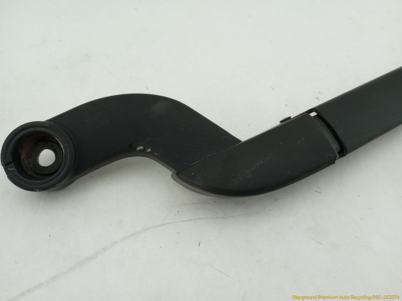 Land Rover LR3 Pair Of Front Wiper Arms