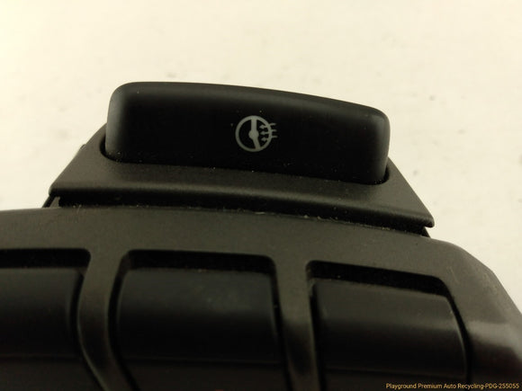 Land Rover LR4 Steering Wheel Audio Control Switch