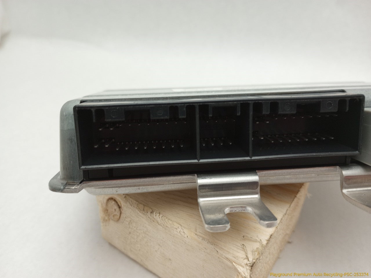 Land Rover LR3 Air Suspension Control Module