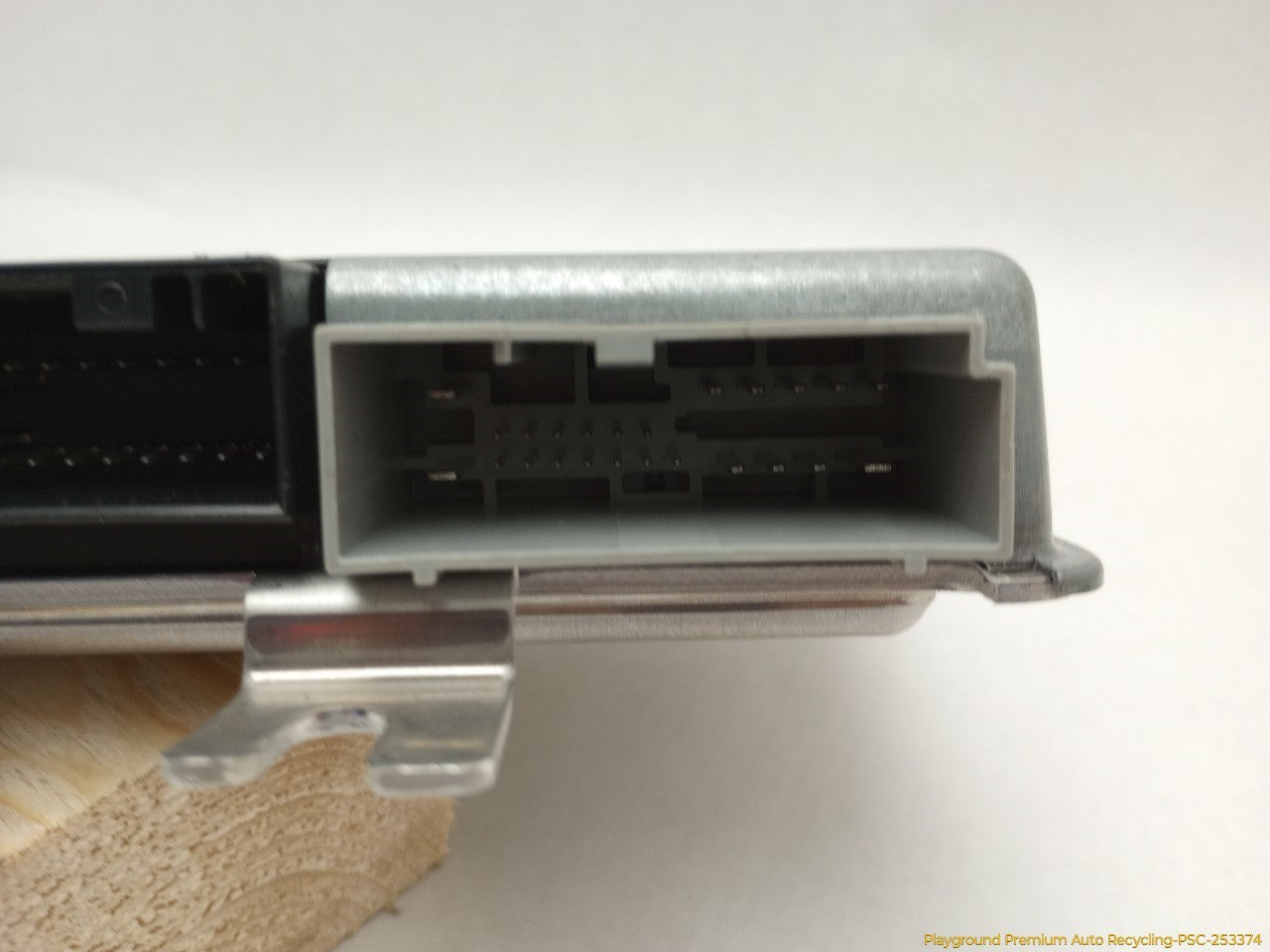 Land Rover LR3 Air Suspension Control Module