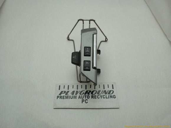 Land Rover LR3 Steering Wheel Cruise Control Switch