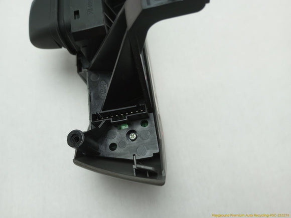 Land Rover LR3 Steering Wheel Cruise Control Switch